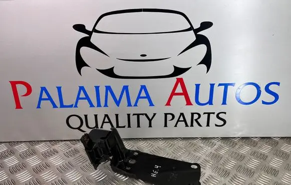 BMW X1 E84 Radiator mount bracket 51647117