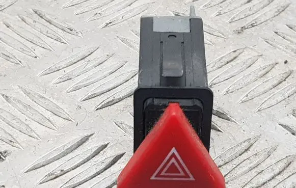 Skoda Octavia Mk1 (1U) Hazard light switch 1U0953235B