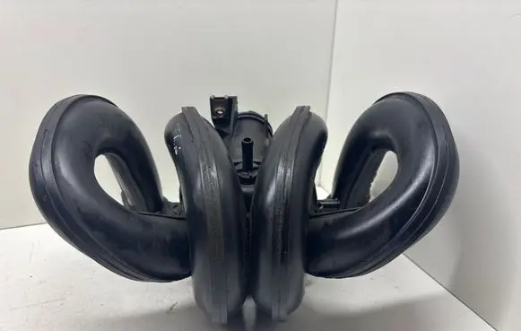 Toyota Yaris Intake manifold