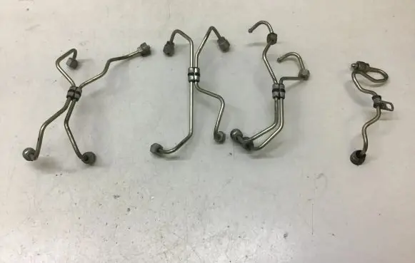 Volvo V60 Fuel injector supply line/pipe 