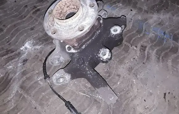 BMW 5 F10 F11 Rear wheel hub NOCODE