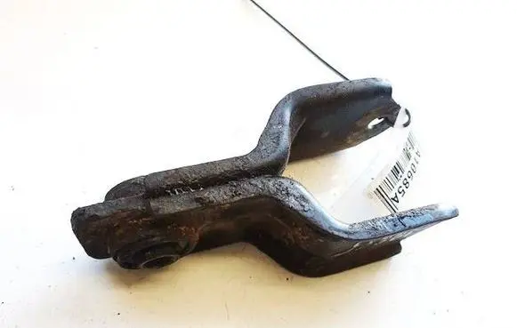 Citroen Saxo Engine mounting bracket