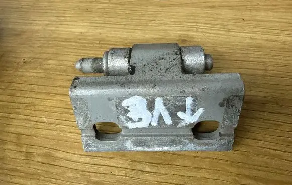 Volvo V70 Rear door lower hinge 