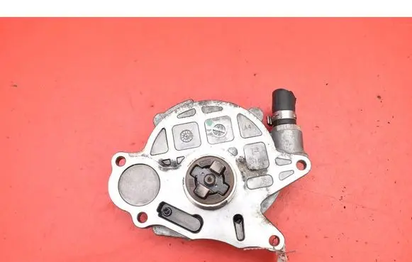 Audi A4 S4 B8 8K Vacuum pump 03L145100