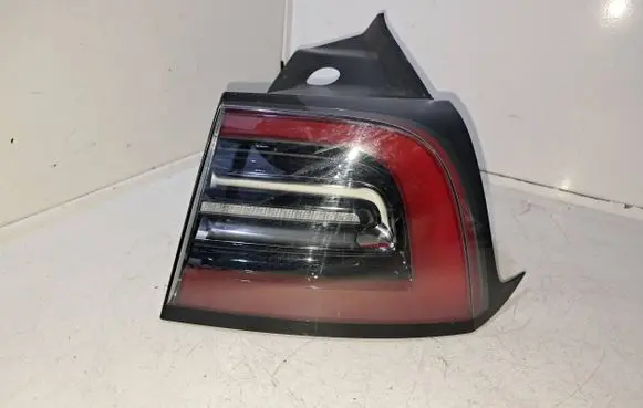 Tesla Model 3 Rear/tail lights 148R000021 26R1YS1