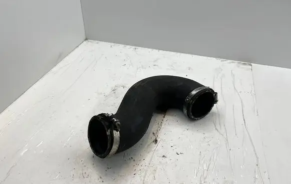 Volkswagen Touareg II Intercooler hose/pipe 