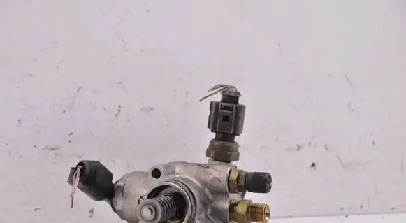 Audi A6 S6 C6 4F Fuel injection high pressure pump BPJ