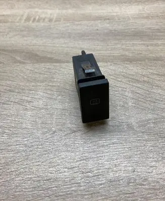 Volkswagen PASSAT B5 Windscreen/window heater switch 3B0959621C