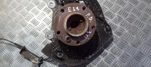 BMW 5 E39 Front wheel hub