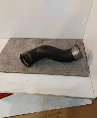 BMW 5 F10 F11 Intercooler hose/pipe 8516509 A2798570212