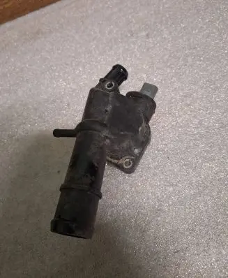 Volkswagen PASSAT B6 Engine coolant pipe/hose 03L121132 PA66GF30