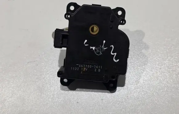 Lexus IS 200-300 Air flap motor/actuator 0637007611