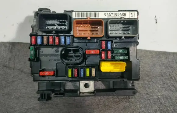Citroen DS3 Fuse box set 9667199680