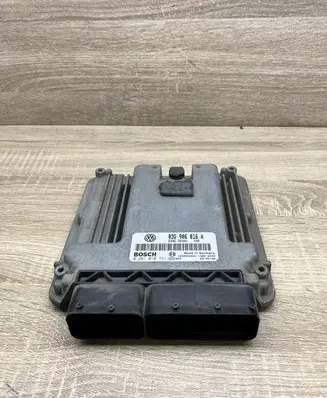 Volkswagen Touran I Engine control unit/module 03G906016A 0281010731
