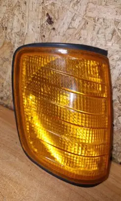 Mercedes-Benz E W124 Front indicator light 42704r6 6r0146374 13061100