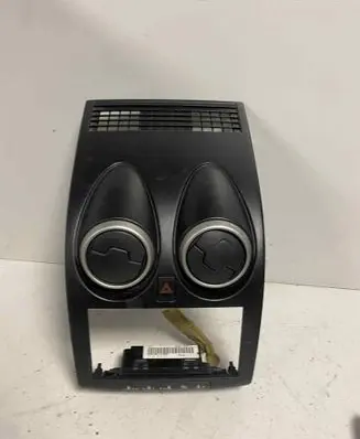 Nissan Qashqai Dash center air vent grill P10381A77100 K77770