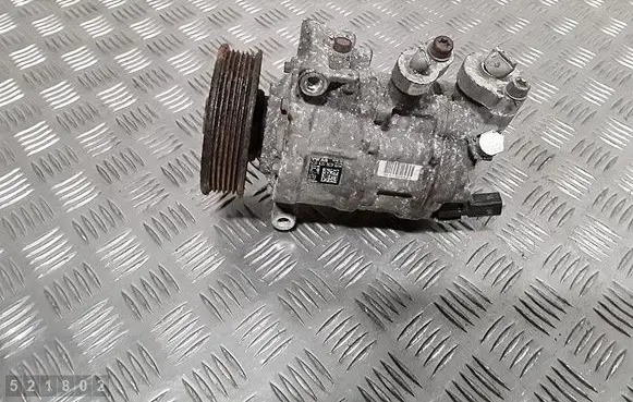 Volkswagen Golf VII Air conditioning (A/C) compressor (pump) 5Q0820803F