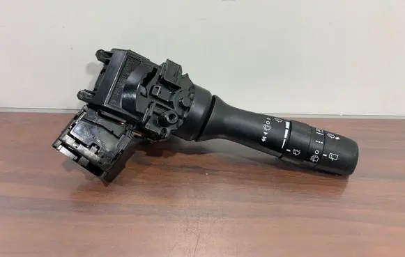 Subaru Forester SK Wiper control stalk 173848