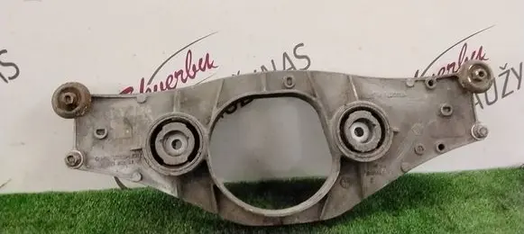 Mercedes-Benz S W222 Rear differential/diff mount bracket A2213520206