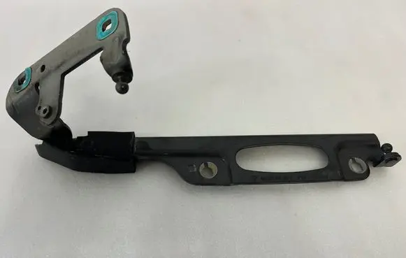 Engine bonnet/hood hinges