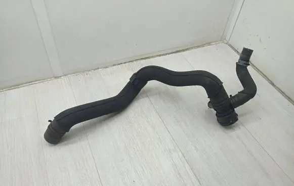 Audi A4 S4 B8 8K Engine coolant pipe/hose 8K0122293E