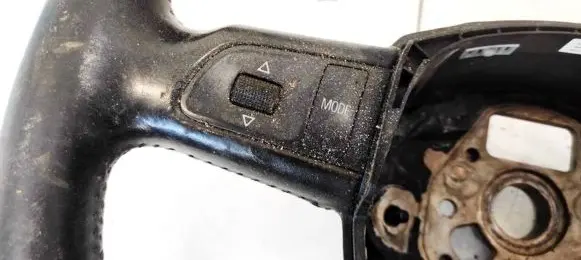 Steering wheel buttons/switches