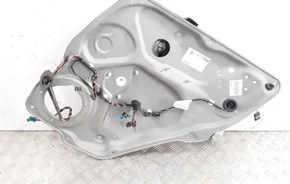 Mercedes-Benz B W245 Rear window lifting mechanism without motor A1697301679 A1695408205