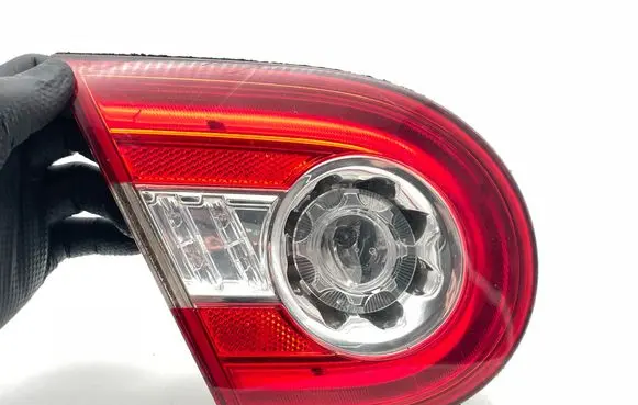 Tailgate rear/tail lights
