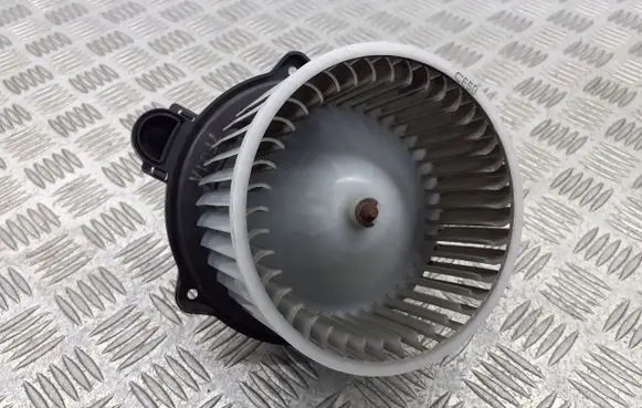 Hyundai i30 Front door blower motor F00S33F012
