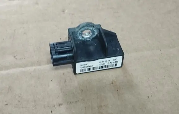 Honda CR-V Airbag deployment crash/impact sensor 77930T1GA010M4