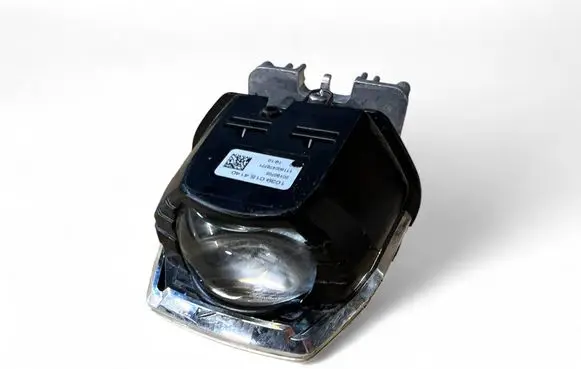 BMW M5 F90 Headlight part 10390154140 20190705 111900478771