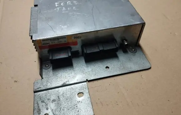 Ford Taurus Sound amplifier YF1F18C851AA