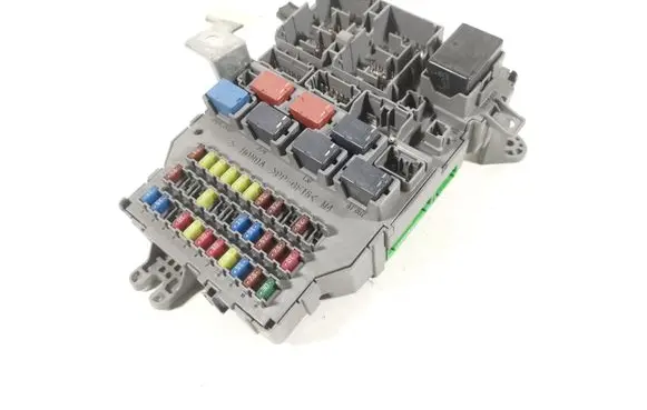 Honda Accord Fuse module 38200-SEA-E21 SEA-E21