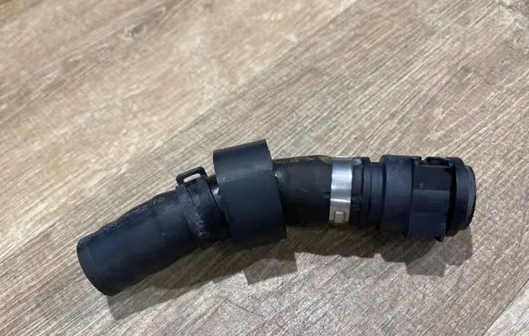 Land Rover Range Rover Velar Engine coolant pipe/hose JX737752AB