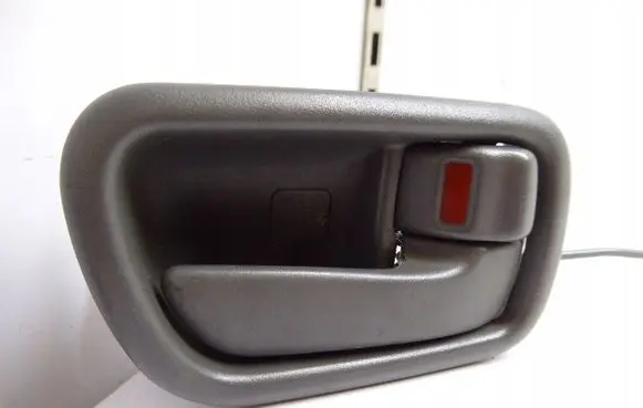 Toyota Avensis T220 Rear door interior handle