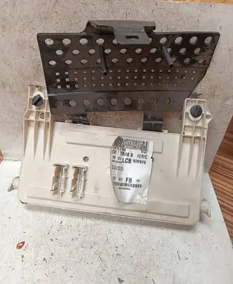 Ford Focus Fuse module F0761C 7M5T14014 L5L6L12L13