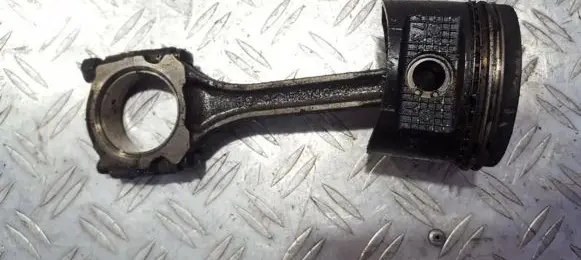 Nissan Sunny Piston with connecting rod