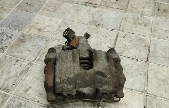 Mazda 3 I Rear brake caliper