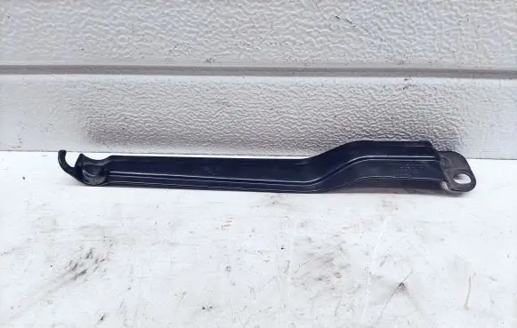 Battery bracket