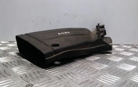 Audi A4 S4 B7 8E 8H Air intake duct part 8E0129618H