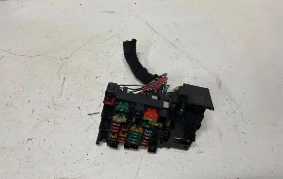 Audi A3 S3 8V Fuse module 5Q0937615C