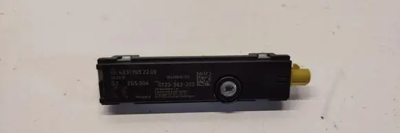 Mercedes-Benz GLC C253 Aerial antenna amplifier A2319052200