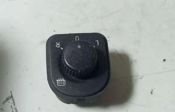 Volkswagen PASSAT B6 Wing mirror switch 1K0959565K