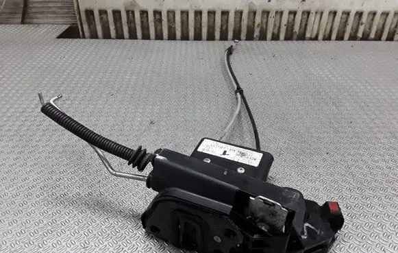 KIA Sportage Front door lock