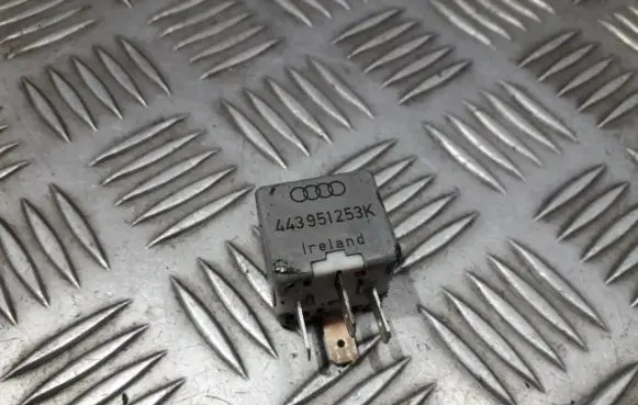 Audi A4 S4 B5 8D Other relay 443951253k 899512000