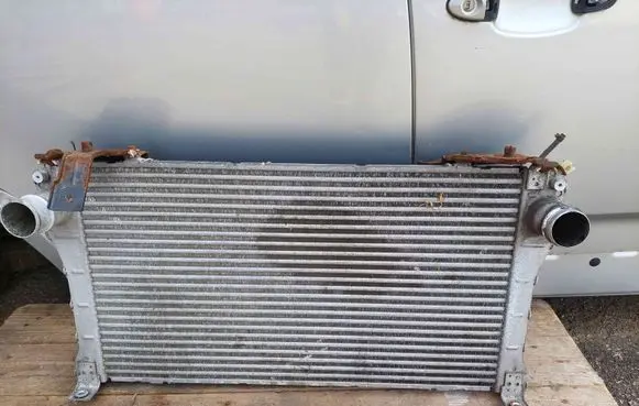 Toyota Avensis T270 Intercooler radiator 0R040