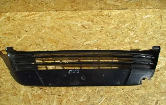 Toyota Verso Front bumper lower grill 531120F070
