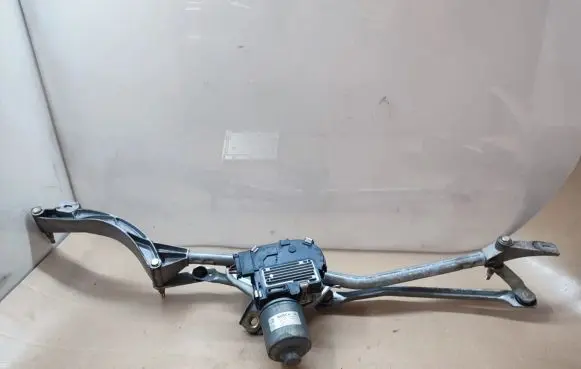 Mercedes-Benz CLS C219 Front wiper linkage and motor 2198200242