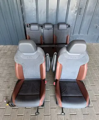 Seat set