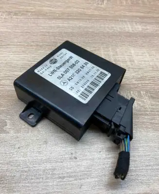 Mercedes-Benz E W210 Light module LCM A2108206426 5LA00750803